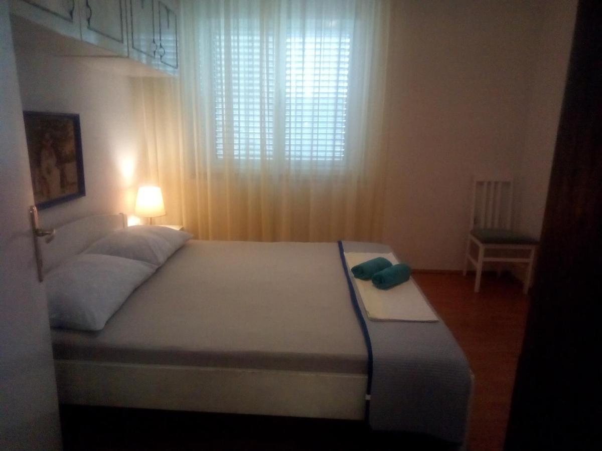 Daniela Apartment Макарска Екстериор снимка