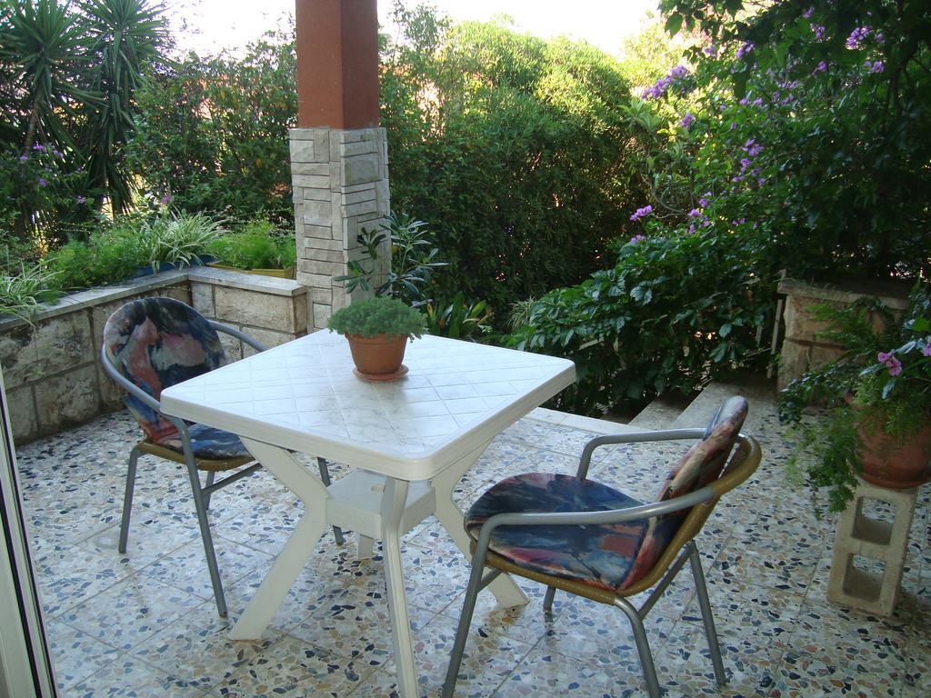 Daniela Apartment Макарска Екстериор снимка