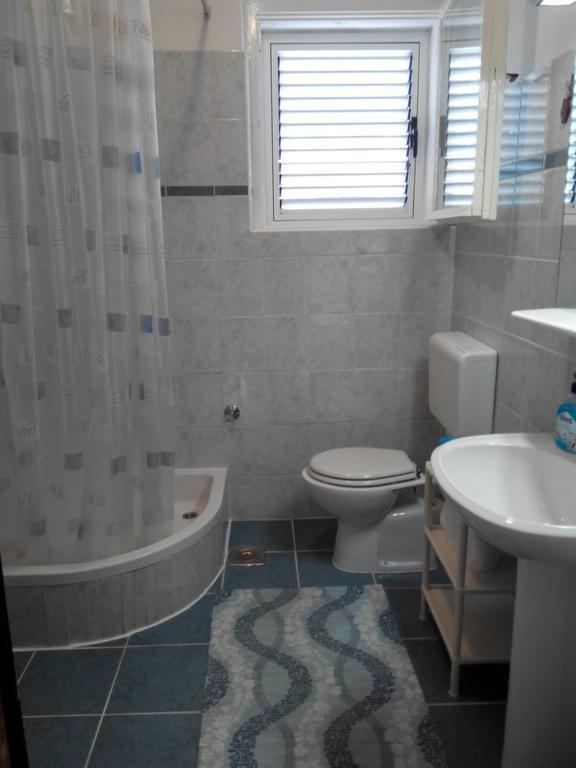 Daniela Apartment Макарска Екстериор снимка