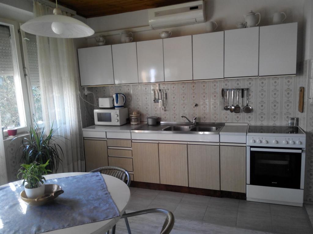 Daniela Apartment Макарска Екстериор снимка