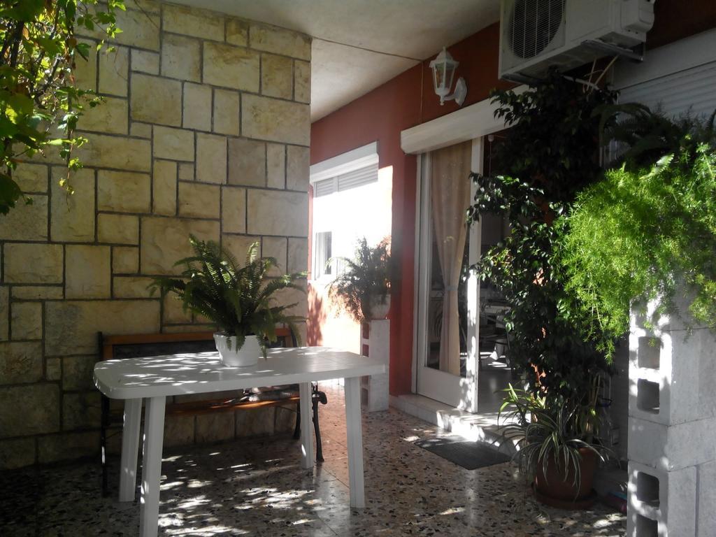 Daniela Apartment Макарска Екстериор снимка